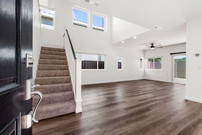 Building Photo - Las Palmas Complete Remodel