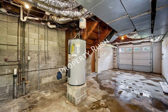 Building Photo - 424 Hedgewood Dr