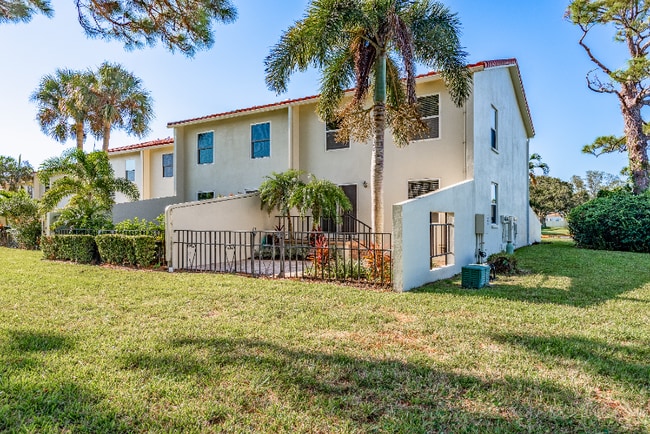 Building Photo - 2700 Bayshore Blvd