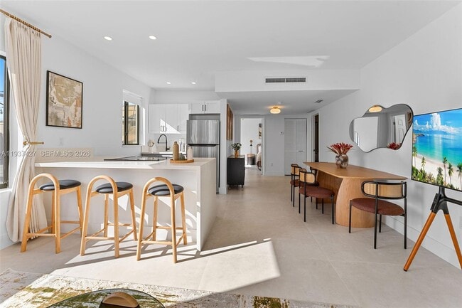 Building Photo - 1144 SW 4th St