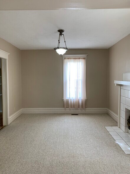 Dining room - 2922 Merrill Ave