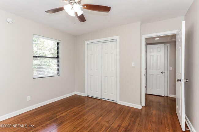 Building Photo - 6215 Pine Cove Ln