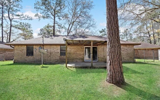 Building Photo - 7811 Pecan Ln