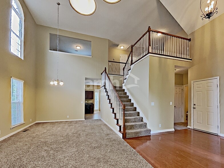 Building Photo - 661 Sugar Mill Dr