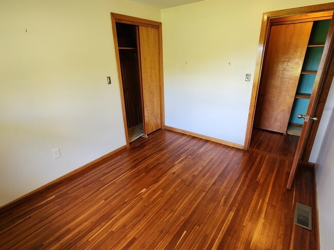 Building Photo - 7522 Utegg Rd