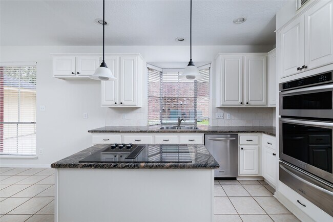 Building Photo - 107 N Sunny Slope Cir