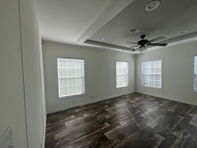 Building Photo - 261 Mongoose Ln