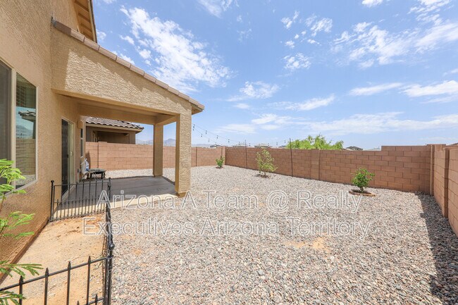 Building Photo - 7867 S Walnutview Dr