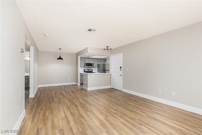 Building Photo - 7100 W Pirates Cove Rd