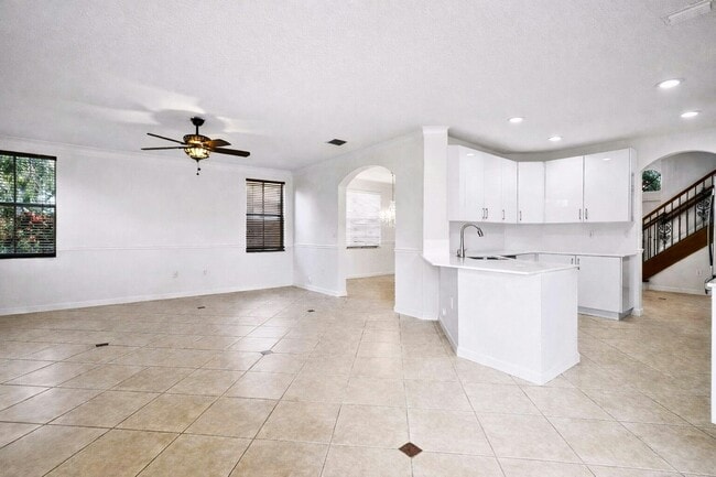 Building Photo - 2388 SW 127th Ave