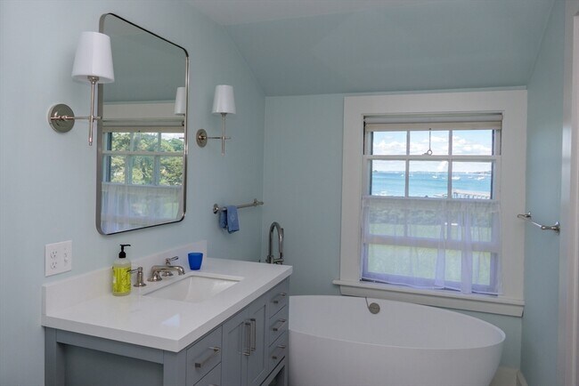 Building Photo - 48 Proctor St