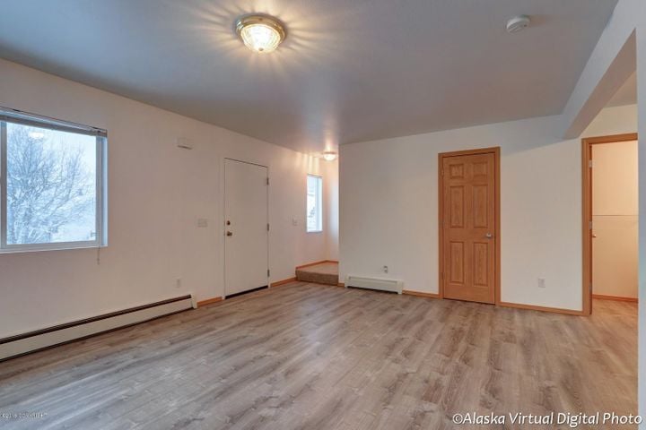Building Photo - 1055 E Klatt Rd