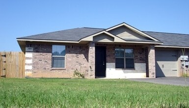 Building Photo - 17012 Loring Ln