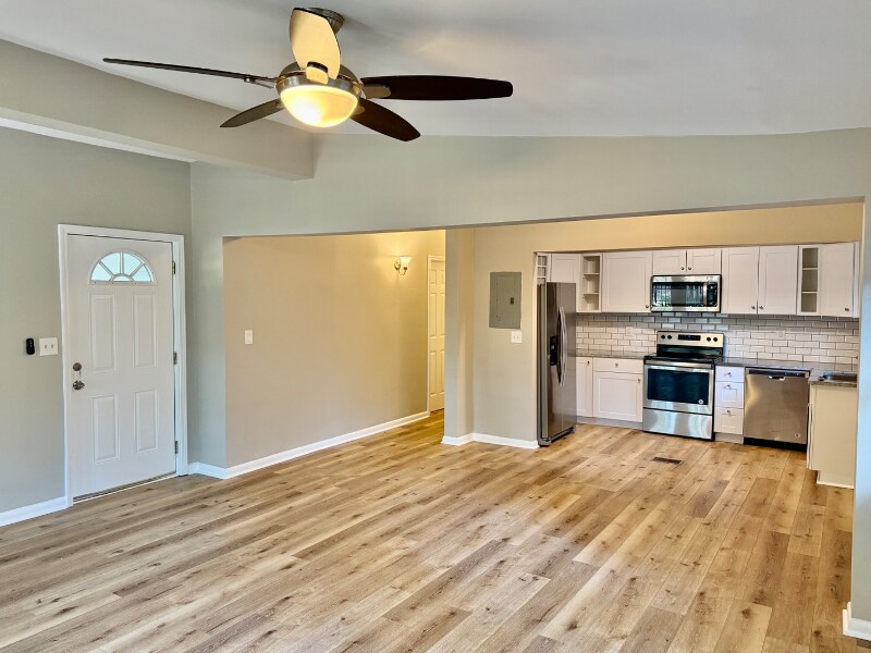 Building Photo - 2386 Elldale Ave
