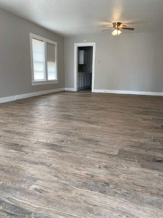 Building Photo - PRELEASE! Great Home Close to Tech and Schools!