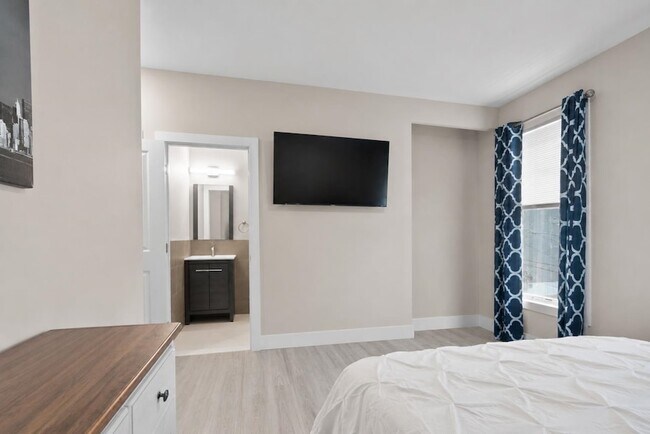 Building Photo - 4805 Aschoff Pl