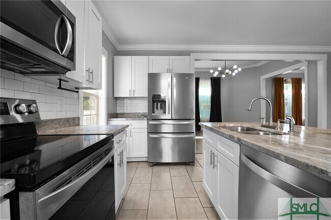 Building Photo - 608 W 37th St