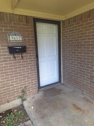 Building Photo - 3617 Edgewood Dr