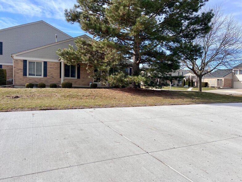 Building Photo - 44666 Connecticut Ct