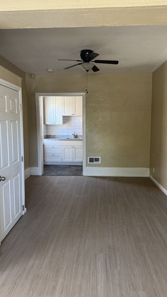 Building Photo - 742 N 300 W
