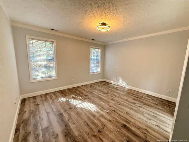 Building Photo - 392 Bubble Creek Ct