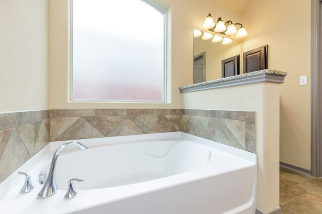 Building Photo - 7921 Pavo Real St