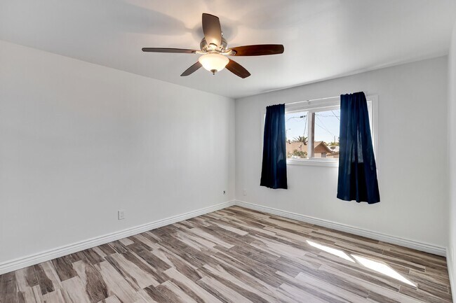 Building Photo - Old Town Remodeled Four Bedroom!