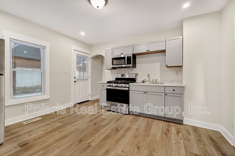 Building Photo - 1410 Hannibal St