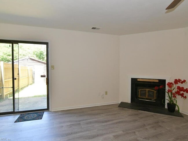 Building Photo - HILLTOP AREA FOR RENT!