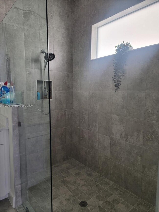 Building Photo - 5426 Pecan Dr