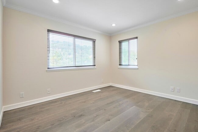 Building Photo - For Rent: Spacious Belmont Home with Upgra...