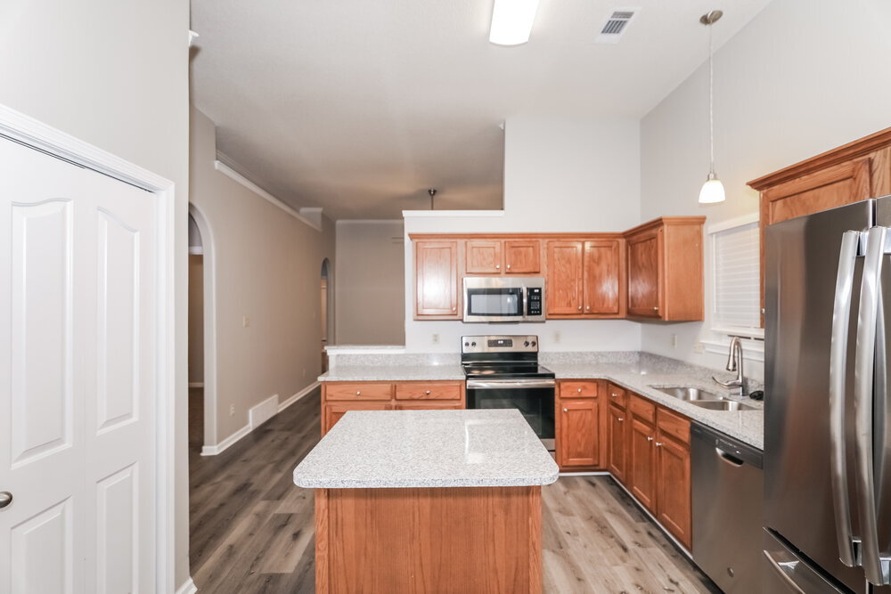 Building Photo - 6887 Seaside Dr