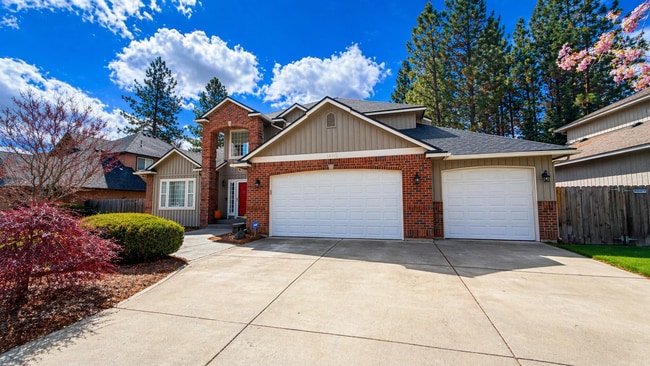 Building Photo - 1602 E 53rd Ave