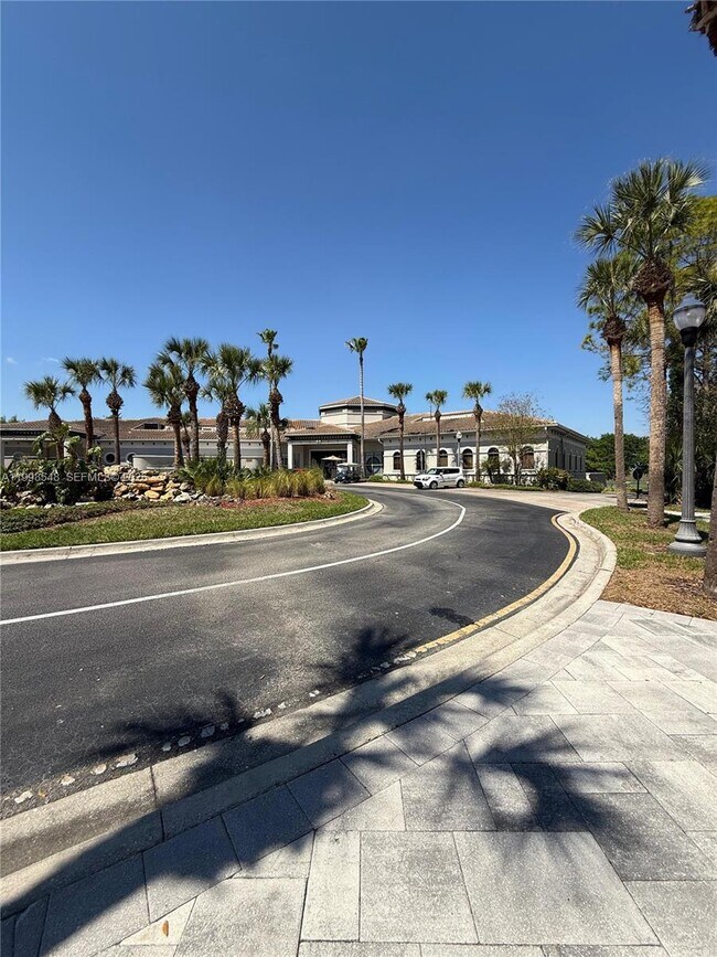 Building Photo - 8543 Spyglass Ln