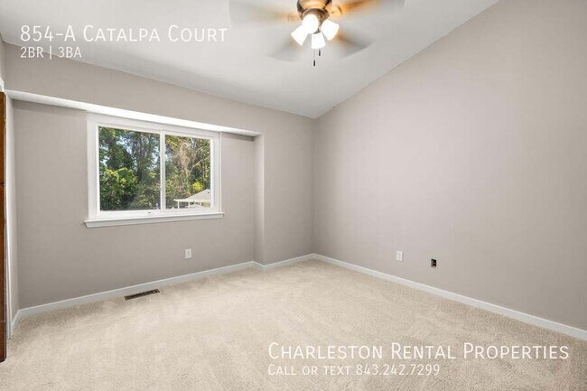 Building Photo - 854-A Catalpa Court-
