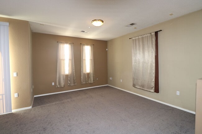 Building Photo - 601 Menaul Blvd NE