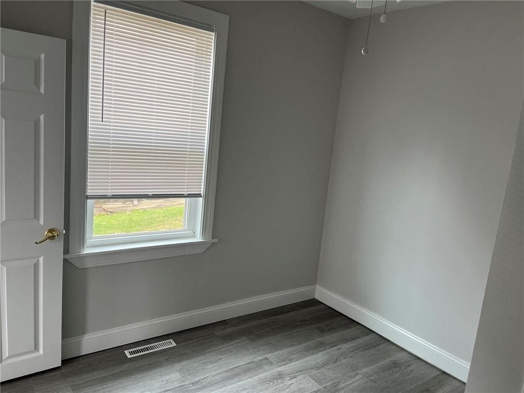 Building Photo - 318 Elm St