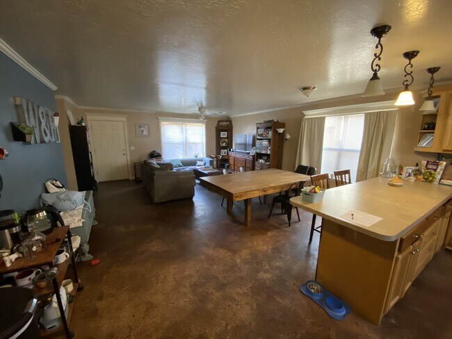 Building Photo - 534 N Park Ave