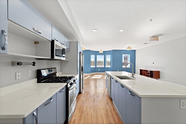 Building Photo - 877 Harrison Ave