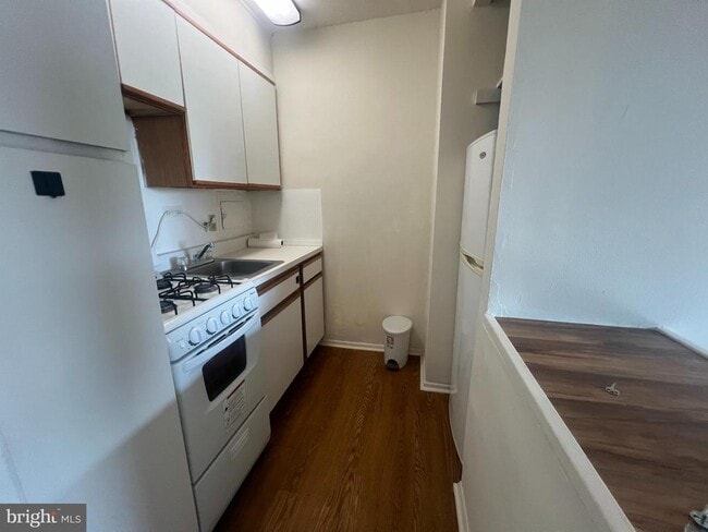 Building Photo - 2101 Chestnut St