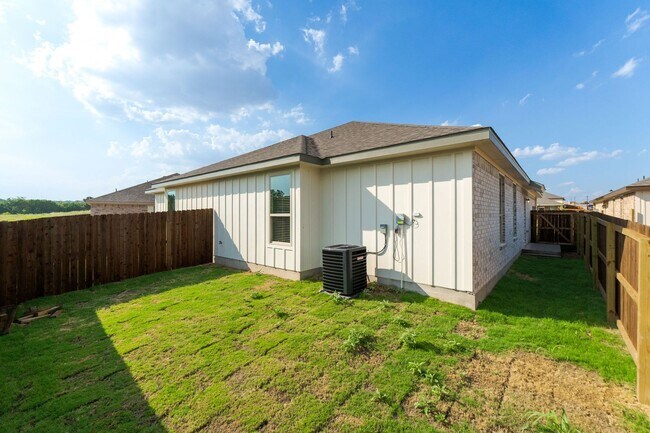 Building Photo - 505 Adley Ave