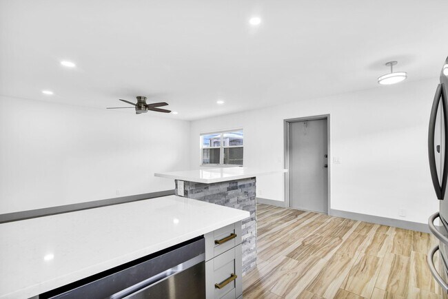 Building Photo - 277 Brittany F