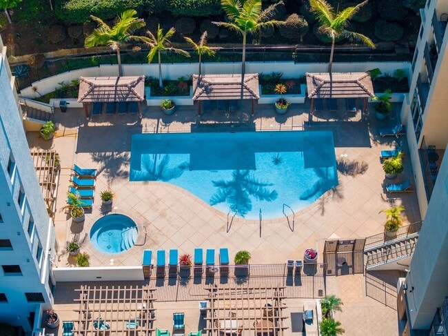 Building Photo - 1019 Costa Pacifica Way