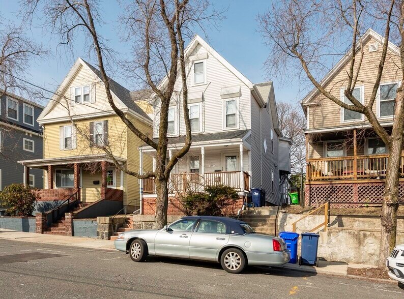Building Photo - 108 Byron St