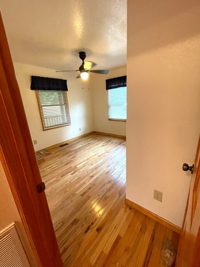Building Photo - Emerald Downs 2 Bedroom