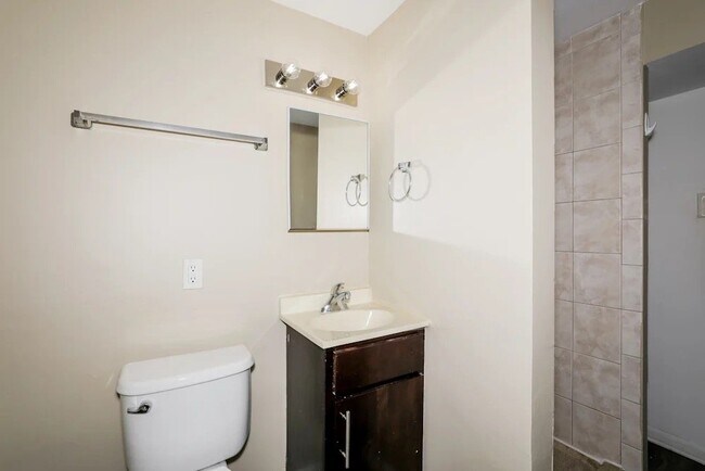 Building Photo - 1381 Alberta Ct