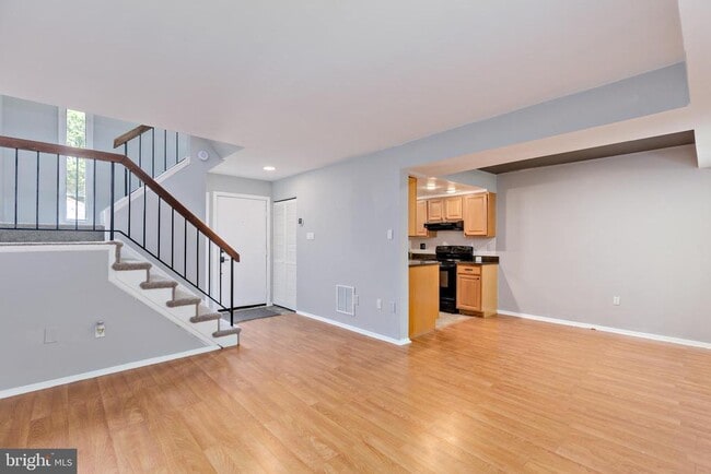 Building Photo - 1913 Encino Dr