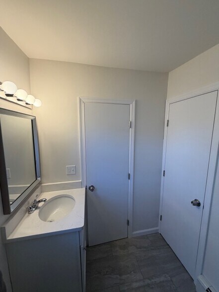 Building Photo - 156 Smithtown Blvd