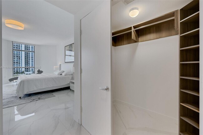 Building Photo - 17301 Biscayne Blvd