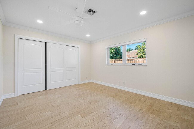 Building Photo - 1061 NW 3rd St